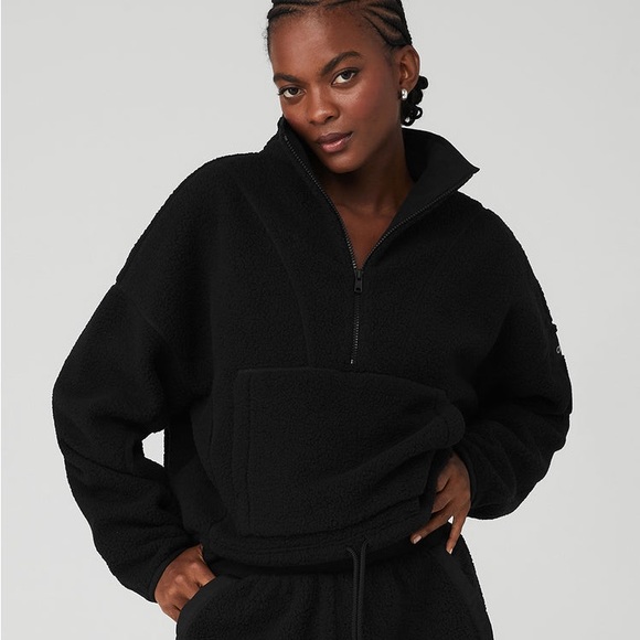 ALO Yoga Sweaters - Alo Yoga NWOT Micro Sherpa Cozy Cabin Half-zip Pullover Black Size Xs Oversized